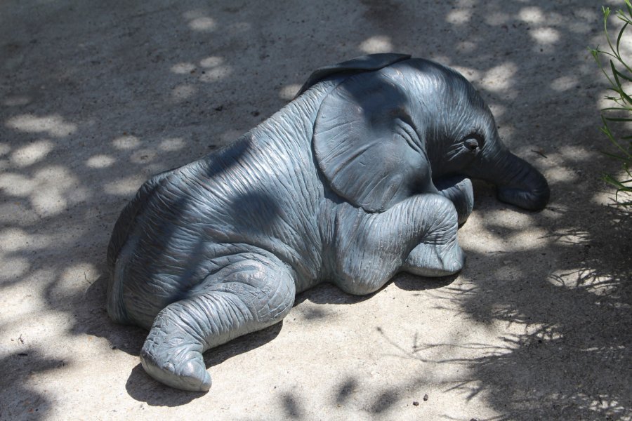 Elephant bronze sculpture
