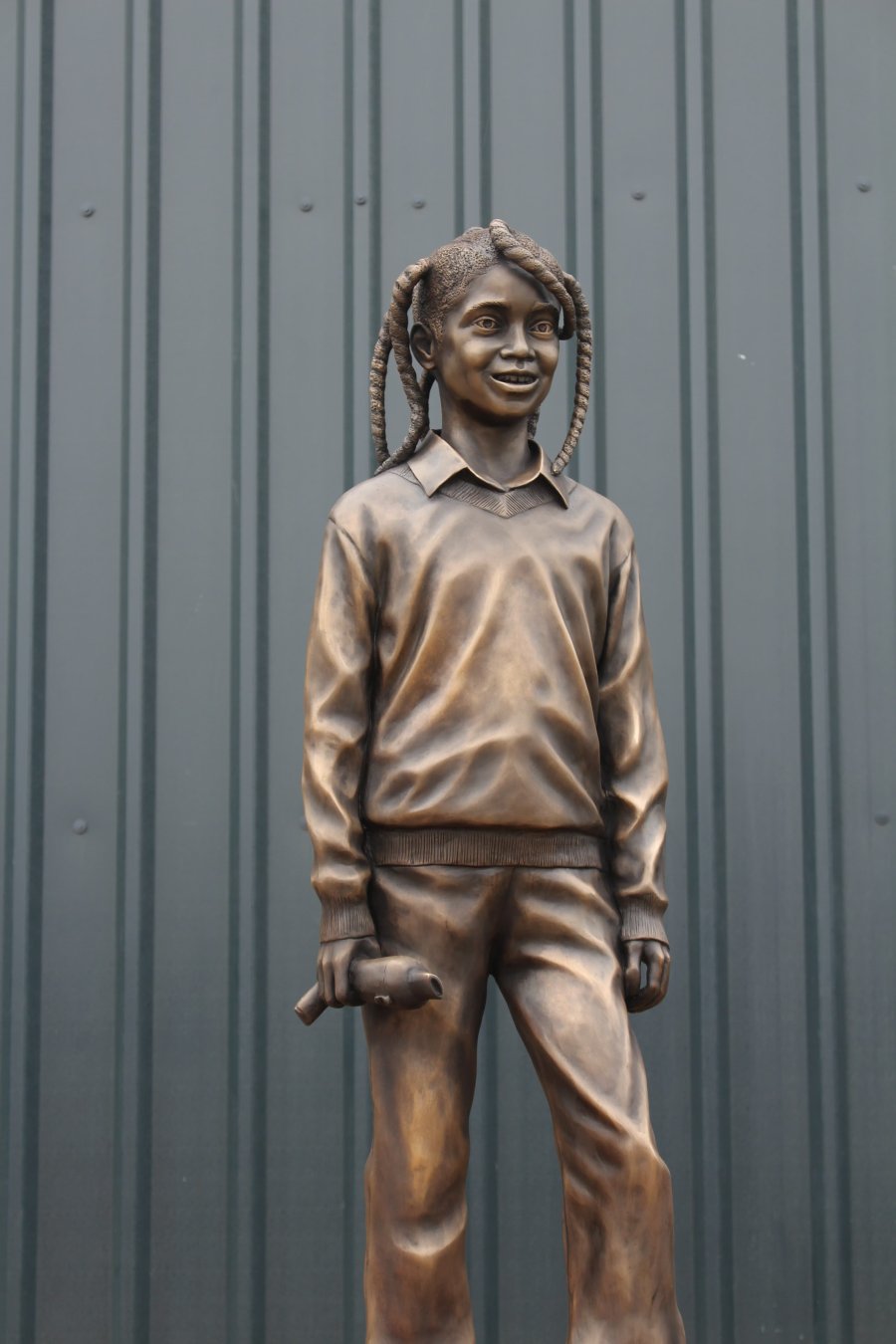 Front view of Ella Roberta Adoo-Kissi-Debrah bronze statue