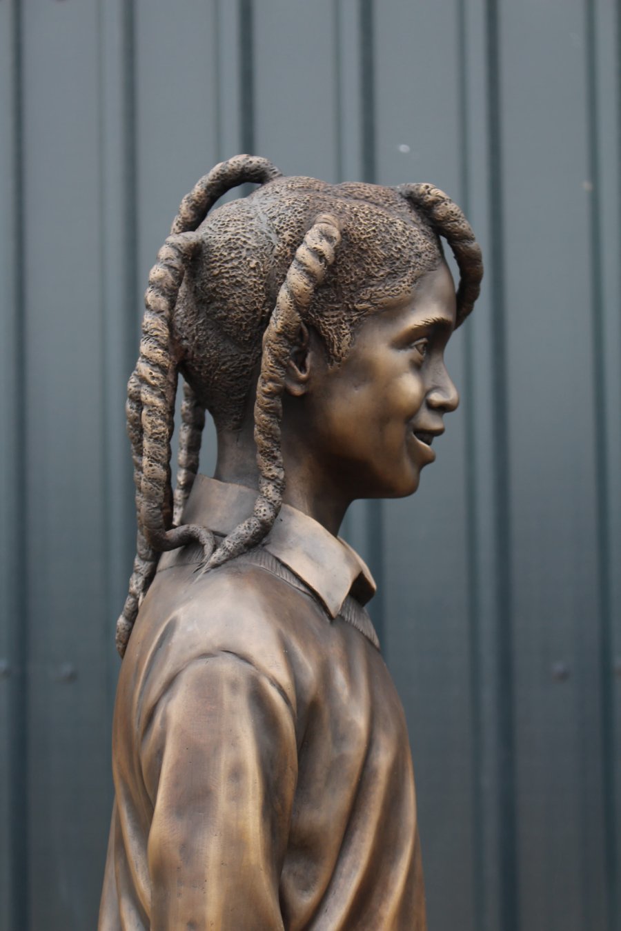 Ella Roberta Adoo-Kissi-Debrah bronze statue