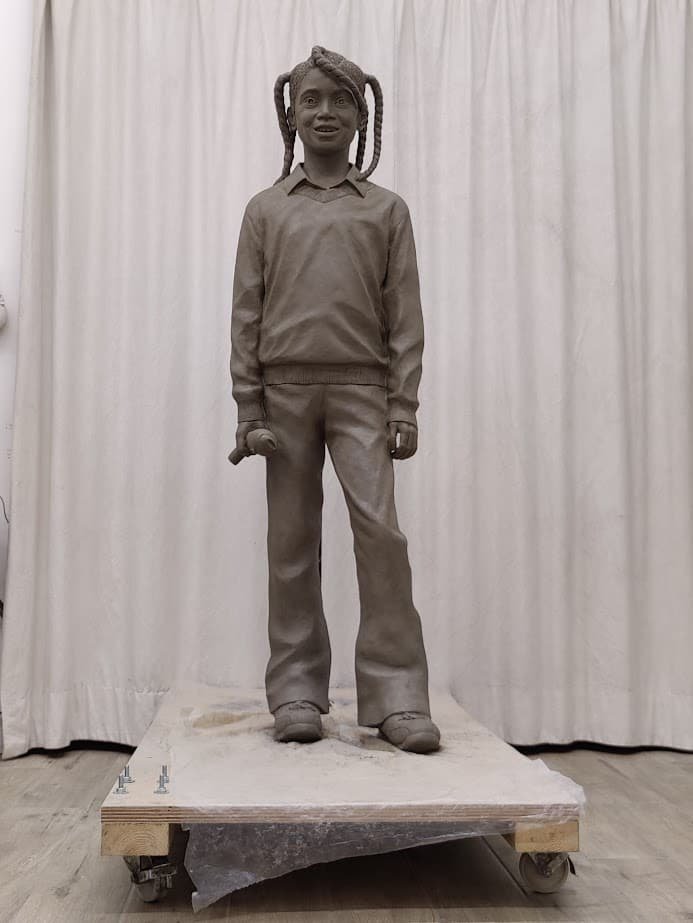 Clay sculpture of Ella Roberta Adoo-Kissi-Debrah statue