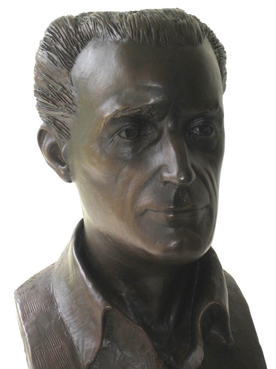 Len Bates bronze portrait bust
