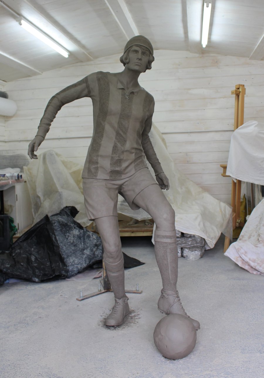 Clay sculpture of Lily Parr
