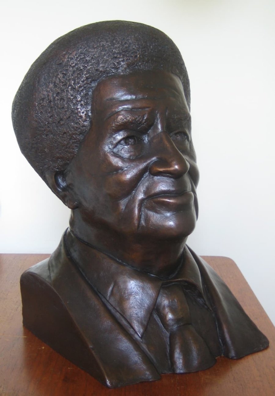 A bronze bust of Peni Vunisau Hunt Sila