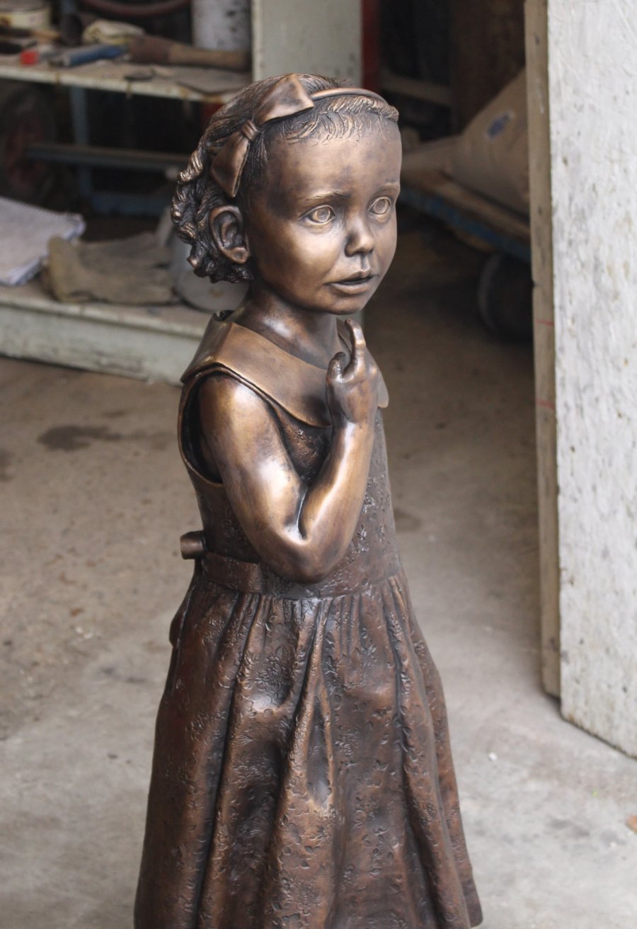 Bronze statue of a sister